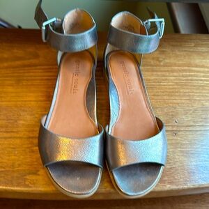 Gentle Souls(Gracey) by Kenneth Cole sandals